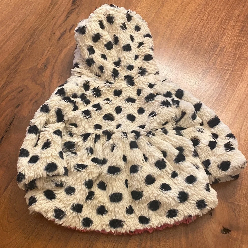 Adorable!!!  Size 12 M infant girl faux fur polka dot coat  very good condition!